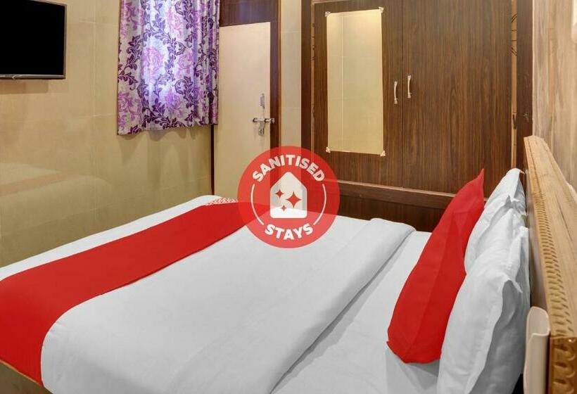 호텔 Spot On 67642 Sindhu Lodge