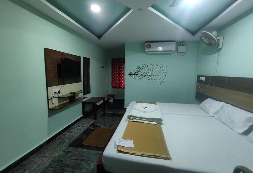 ホテル Sri Murugan Beach Paradise