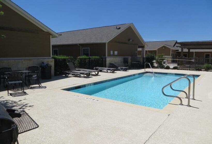 Отель The Lodge At Kenedy