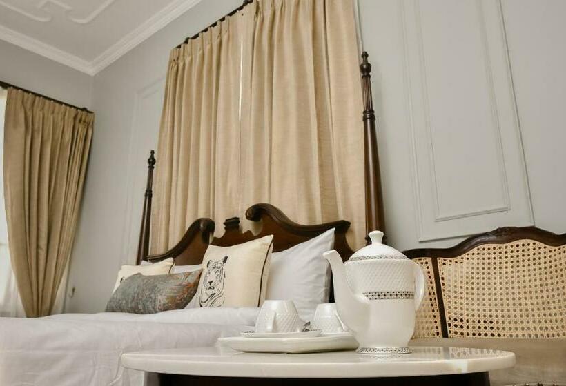 Отель The Tiger Villa