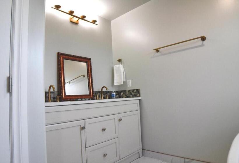 بنسيون Aurora Guest House