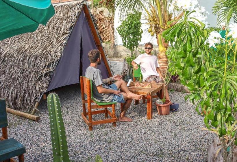 بنسيون Back To The Beach Hostel Pipa