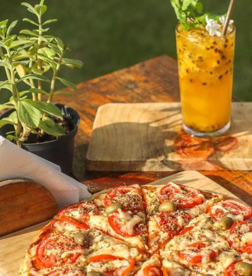 بنسيون Back To The Beach Hostel Pipa