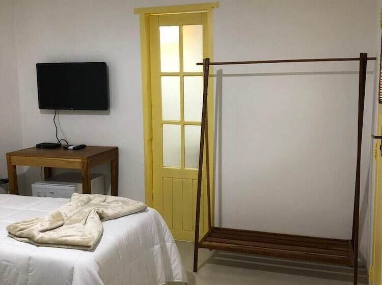 بنسيون Casa Maria Pousada