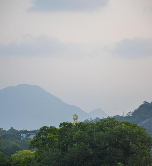 Пансион Gold Crown Residence