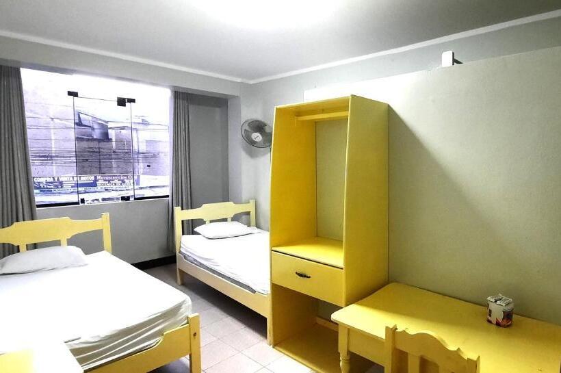 پانسیون Hostal Las Palmeras