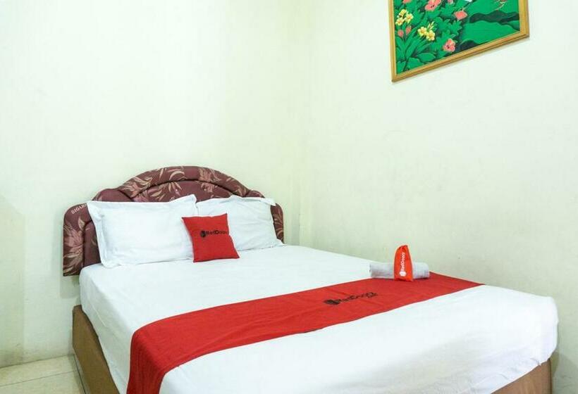 펜션 Reddoorz @ Gatot Subroto Ende