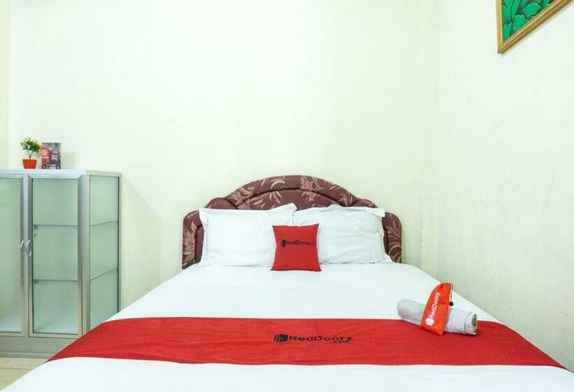 膳宿费 Reddoorz @ Gatot Subroto Ende