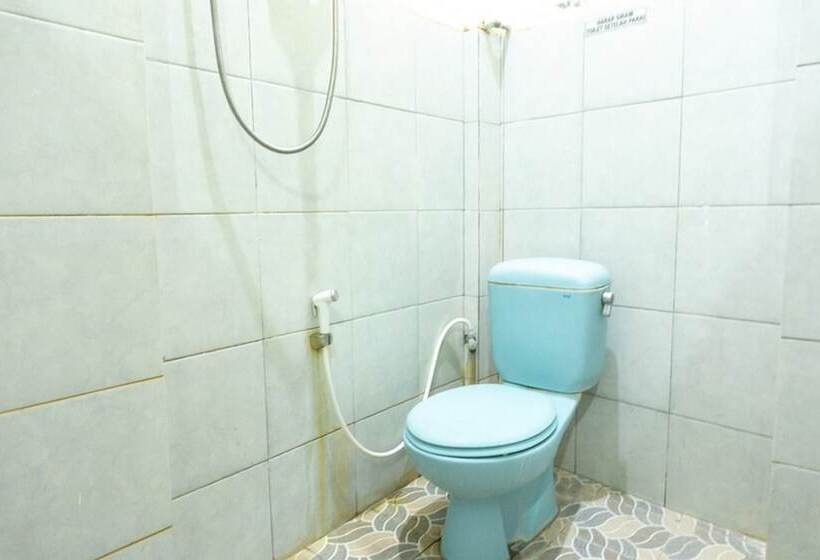 펜션 Reddoorz @ Gatot Subroto Ende