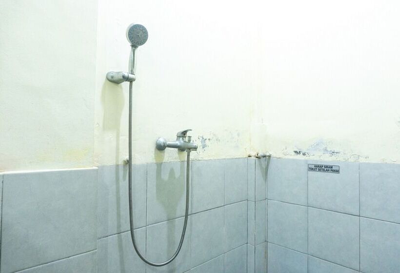 膳宿费 Reddoorz @ Gatot Subroto Ende