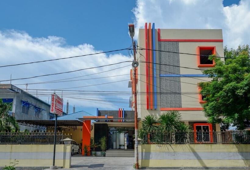 Пансион Reddoorz Near Millenium Waterpark Palu