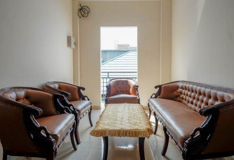 Пансион Reddoorz Near Millenium Waterpark Palu