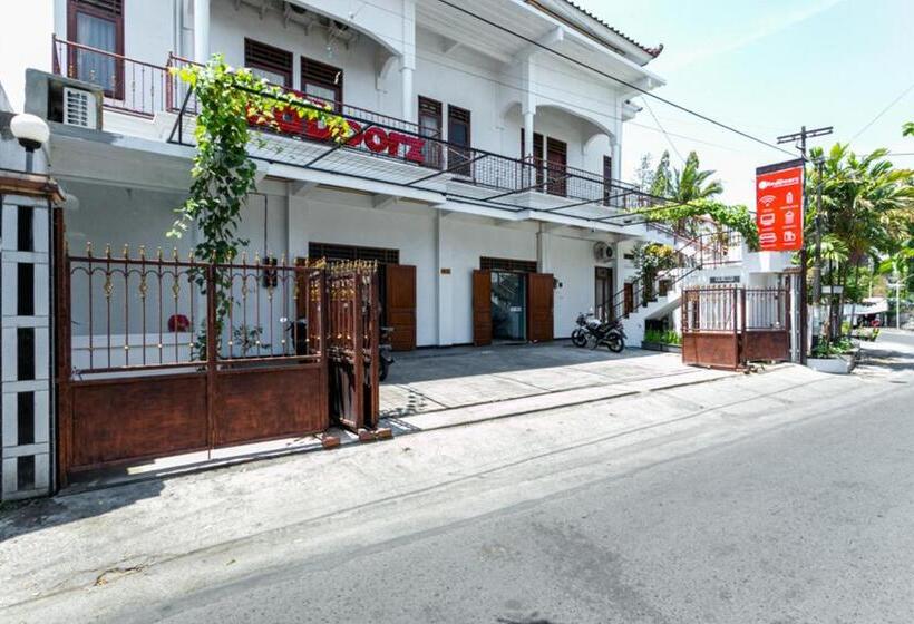 膳宿费 Reddoorz Near Puro Mangkunegaran