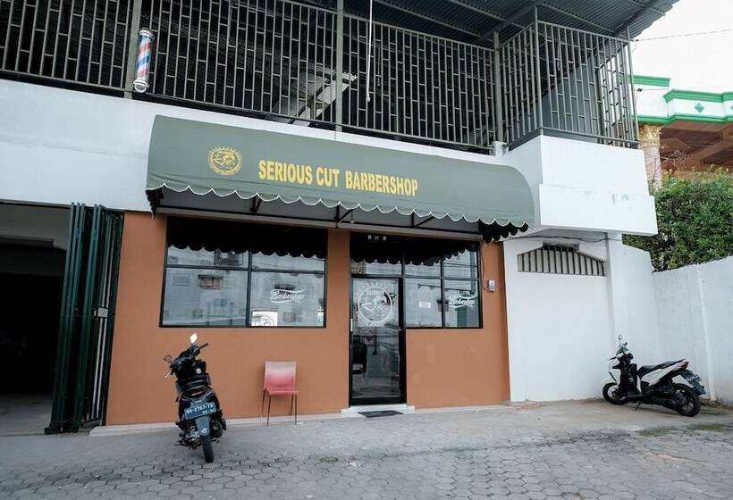 펜션 Reddoorz Near Tugu Pers Jambi