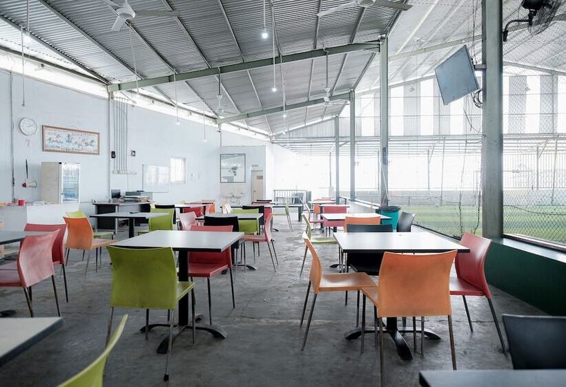 پانسیون Reddoorz Near Tugu Pers Jambi