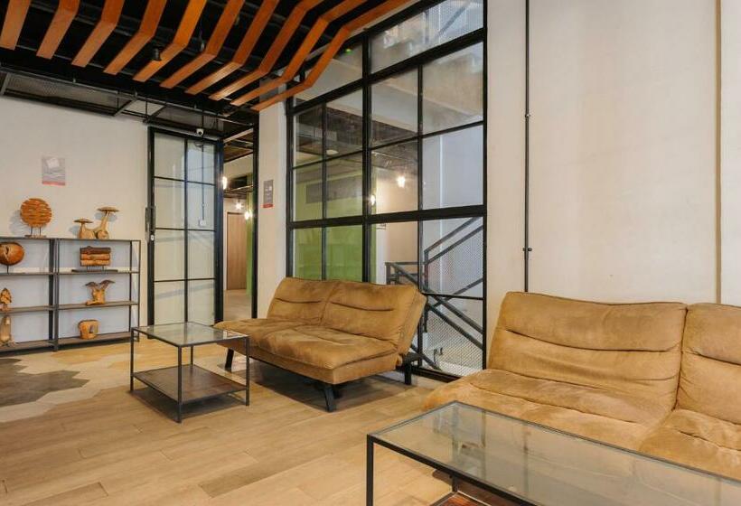 膳宿费 Urbanview Caverna Gandaria By Reddoorz