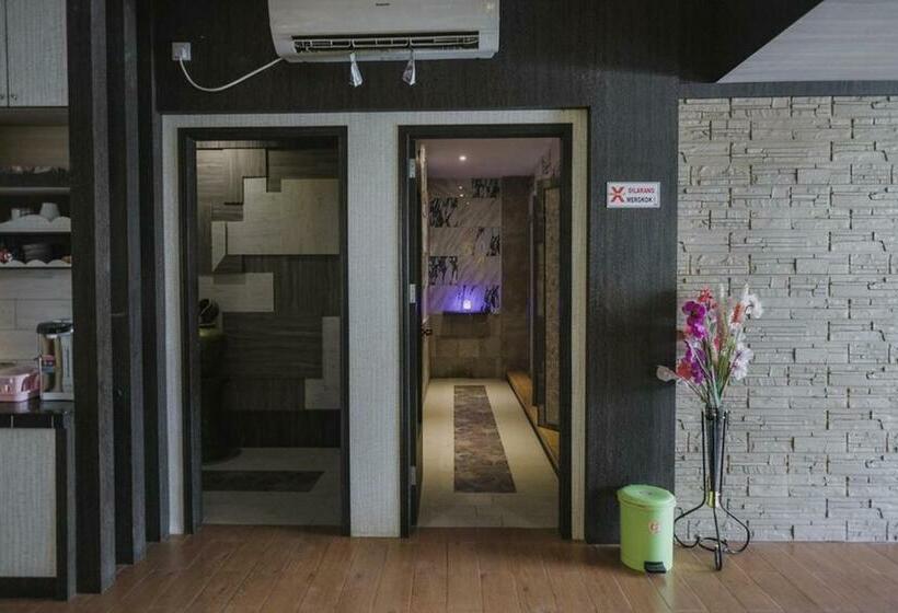 Пансион Reddoorz Plus Near Pantai Coastarina 2 Batam