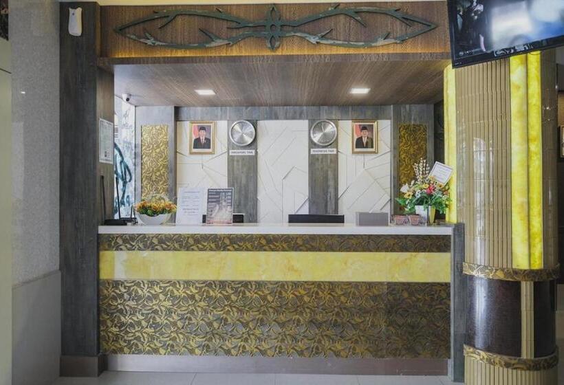 Пансион Reddoorz Plus Near Pantai Coastarina 2 Batam