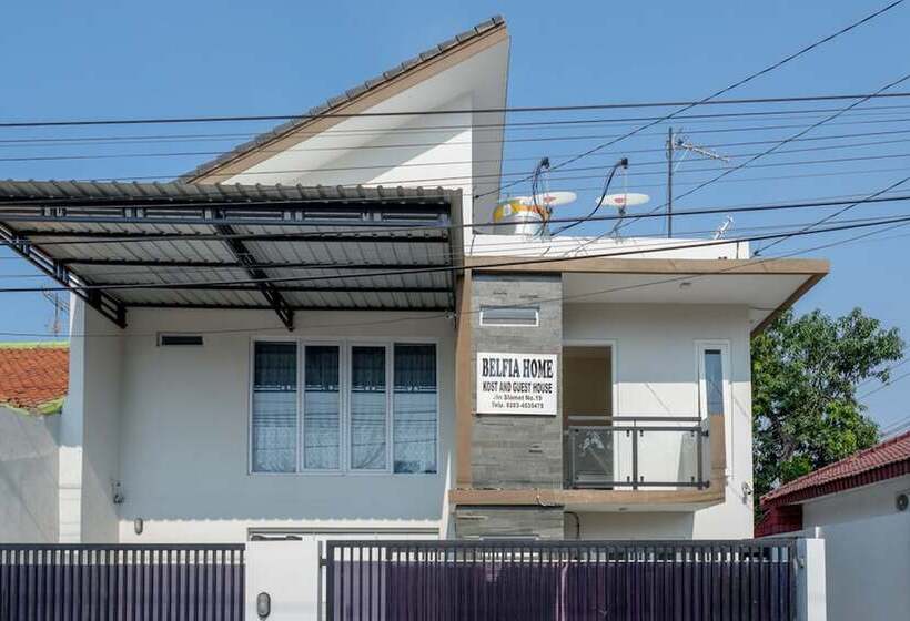 ペンション Reddoorz Plus Syariah Near Stasiun Tegal 2