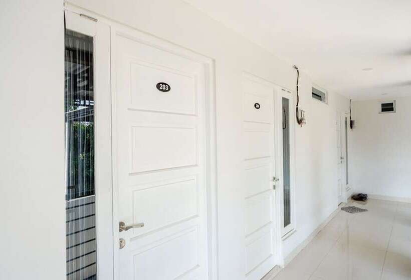 פנסיון Reddoorz Plus Syariah Near Stasiun Tegal 2