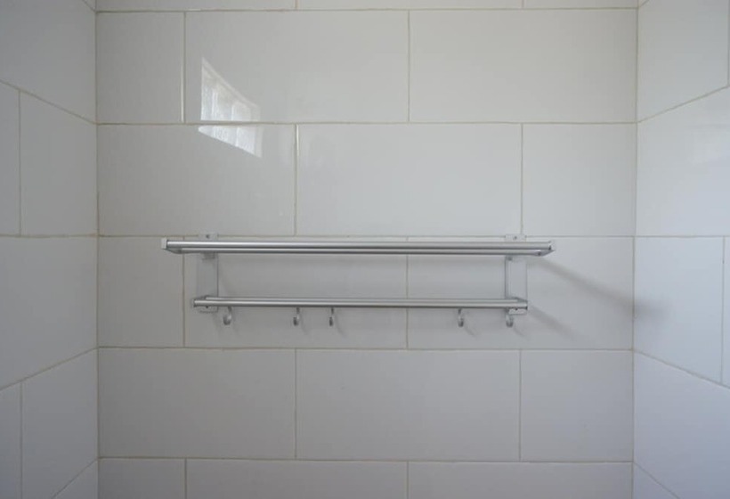 ペンション Reddoorz Syariah Near Alun Alun Tegal