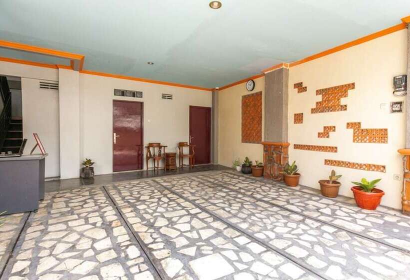 膳宿费 Reddoorz Syariah Near Stadion Manahan Solo 2