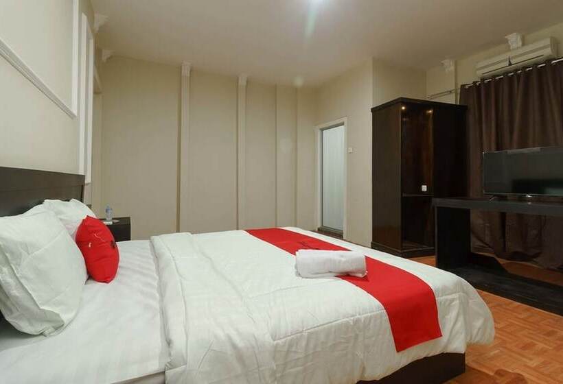 Пансион Reddoorz Syariah Near Suzuya Mall Banda Aceh 2