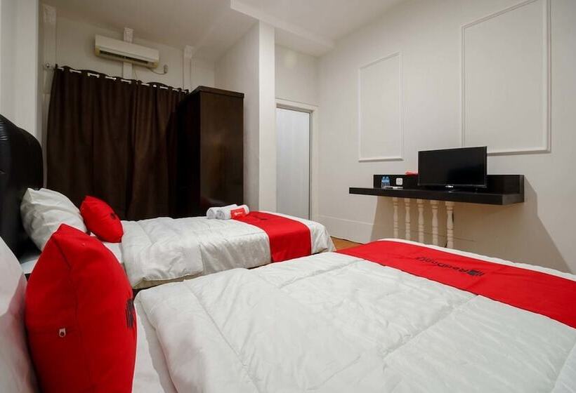 بنسيون Reddoorz Syariah Near Suzuya Mall Banda Aceh 2