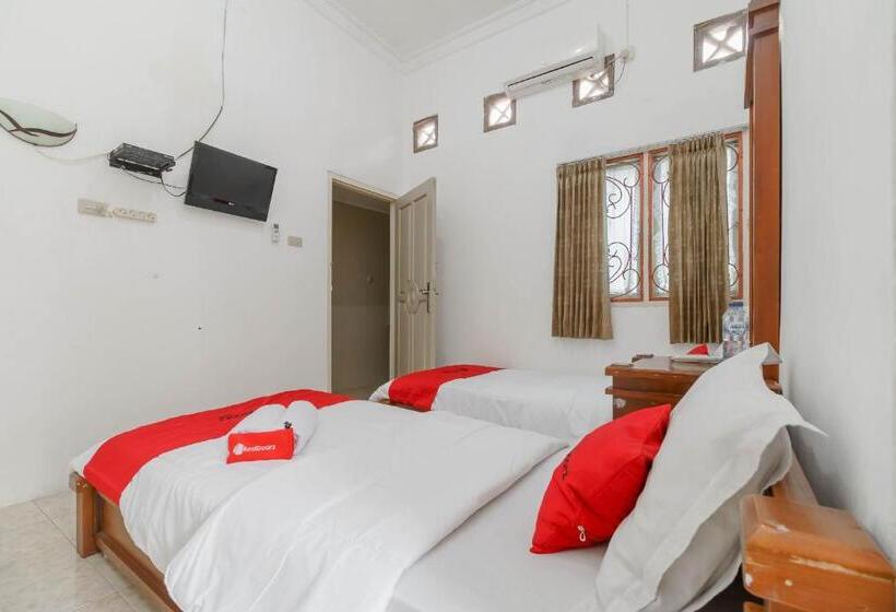 פנסיון Reddoorz Syariah Near Watervang Lubuk Linggau 2