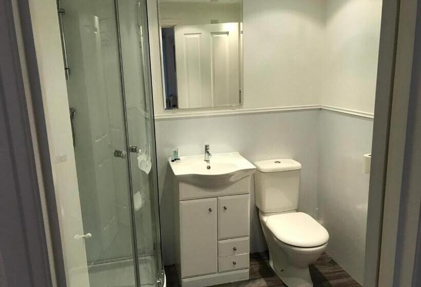 פנסיון The Hawthornes Licensed Guest House