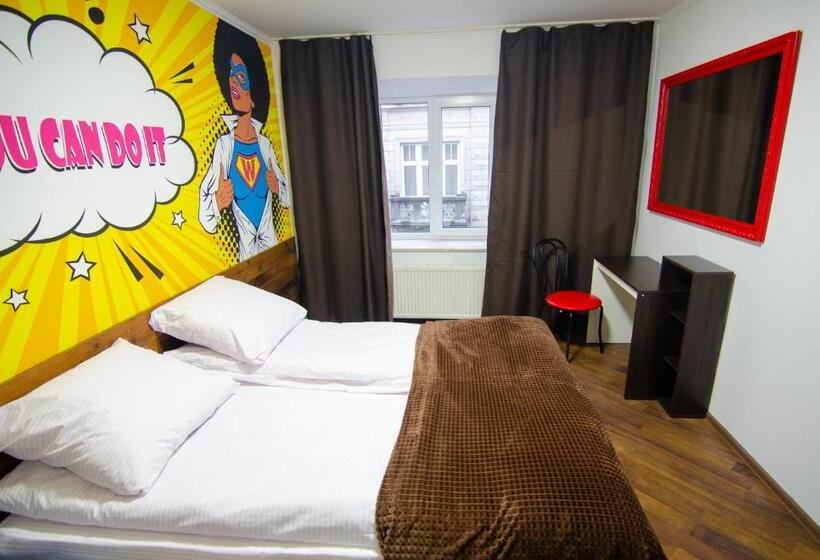 Pop Art Hostel Rynok Sq
