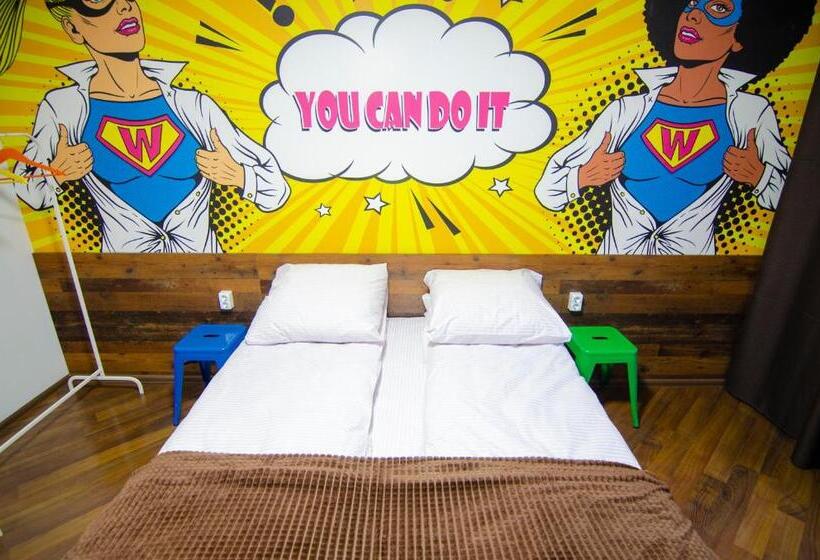 Pop Art Hostel Rynok Sq