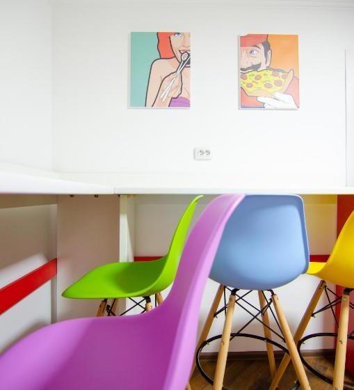 Pop Art Hostel Rynok Sq