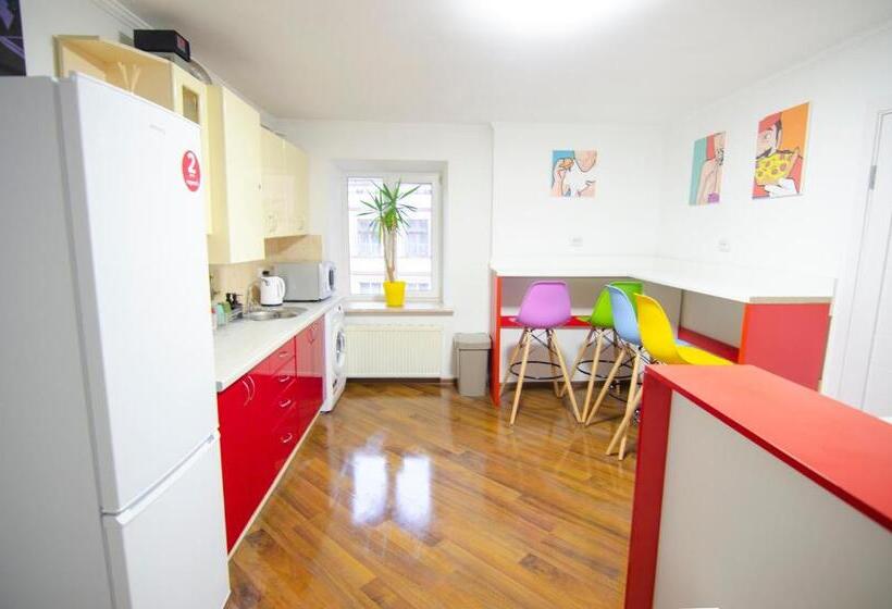Pop Art Hostel Rynok Sq