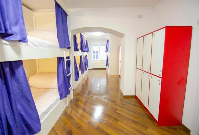 Pop Art Hostel Rynok Sq