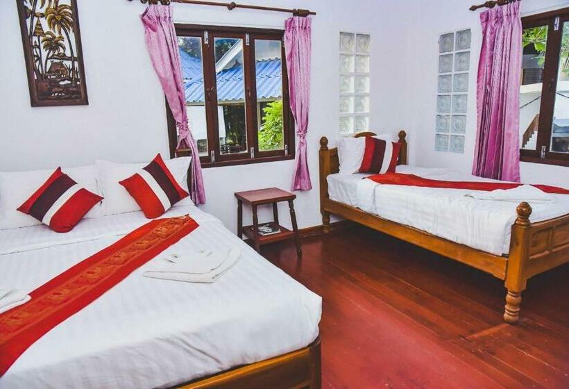 استراحتگاه Pranee Bungalow
