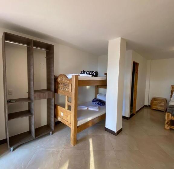 호스텔 Estaciones