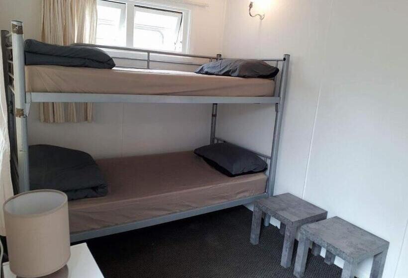 ユースホステル Jack's Backpackers