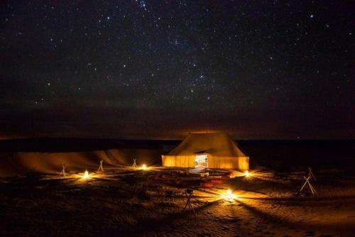 민박 Erg Chegaga Nomad Tour