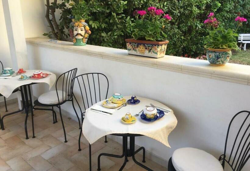 تختخواب و صبحانه Beb L Alloro