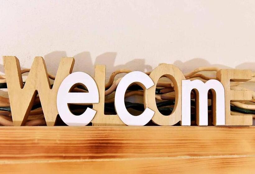 Bed and Breakfast L Angolo Di Gaudì, Alcoba Blanca