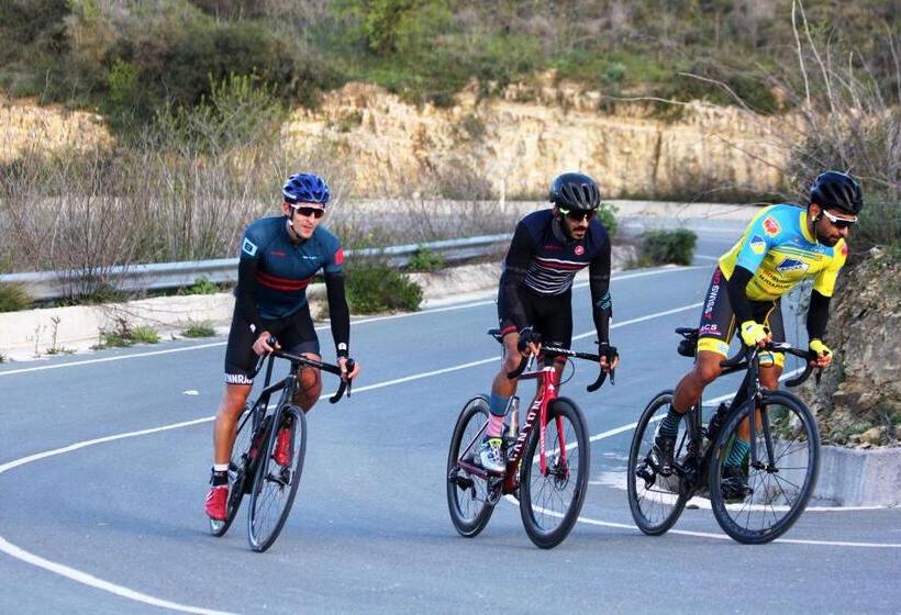 Отель Aphrodite Hills Rentals   Premium Serviced Apartments