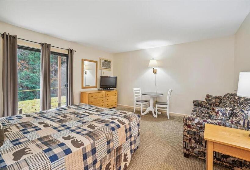 هتل Cedarbrook Queen Studio 110