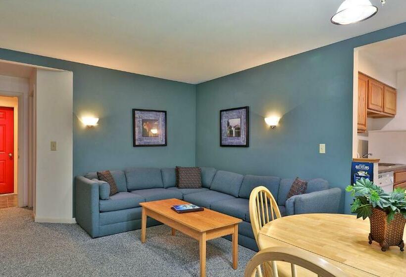 هتل Cedarbrook Queen Suite 109