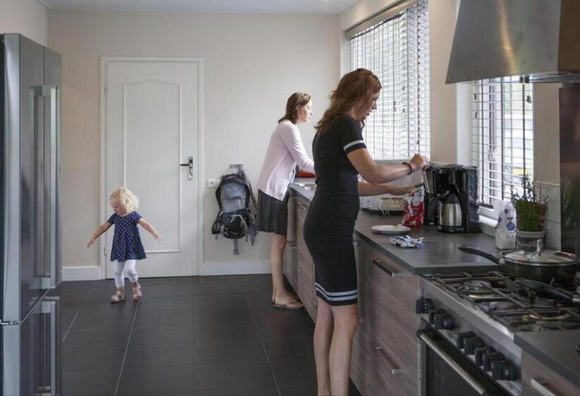 호텔 Groeps Villa 24 Pers