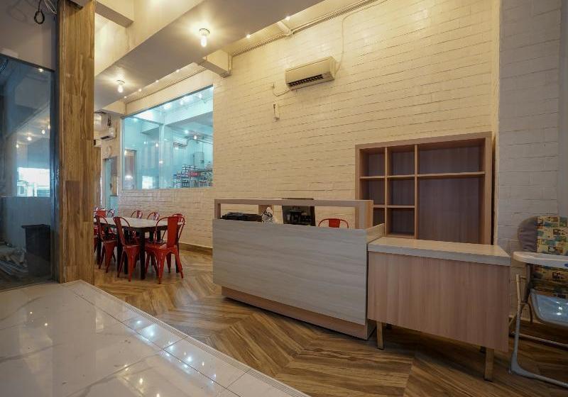 Отель Oyo 1270 Residence 8