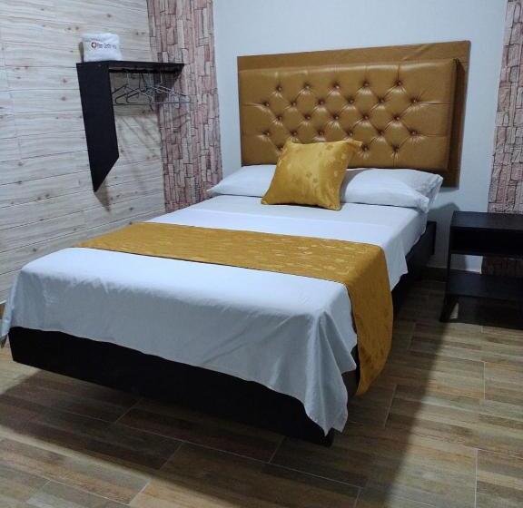 בית מלון כפרי Plaza Centro