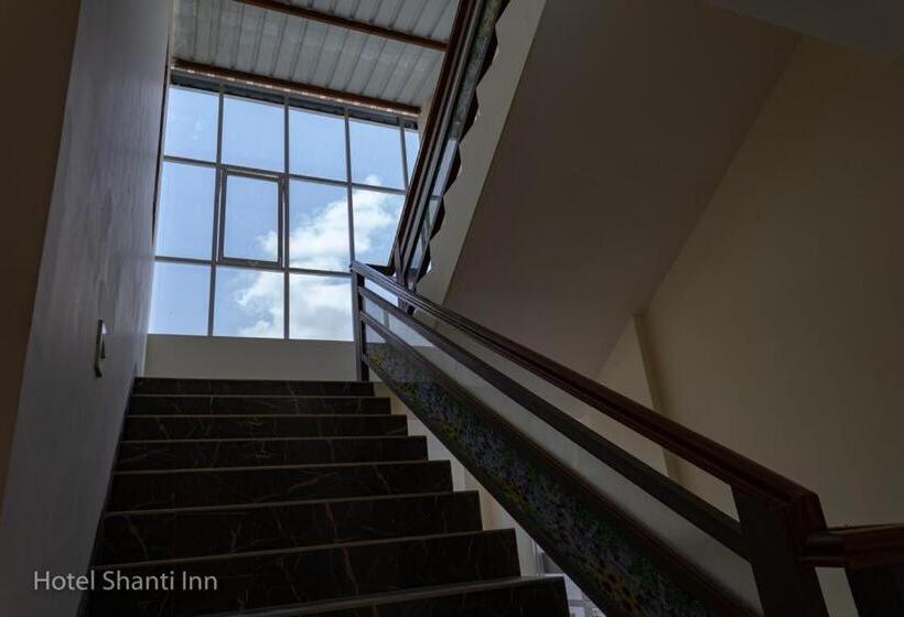 فندق Shanti Inn