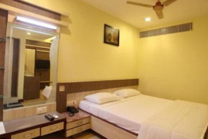 בית מלון כפרי Shiva Residency