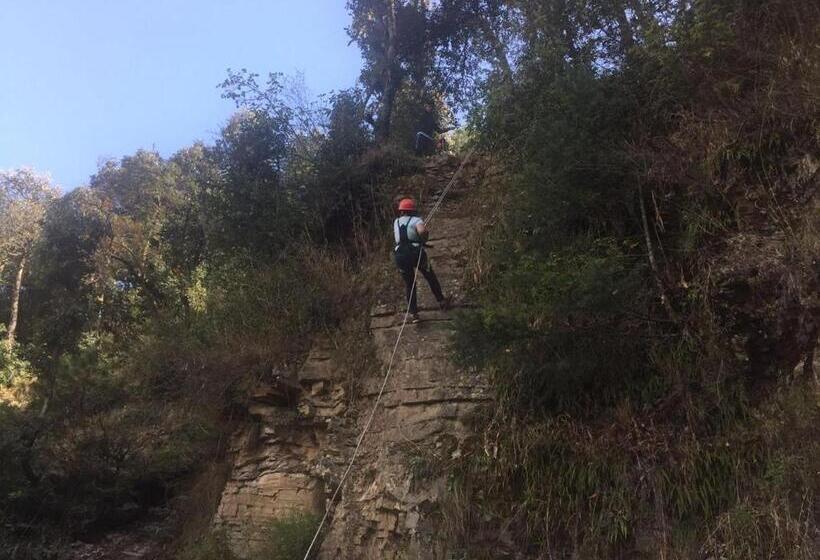فندق Snowdrop Eco Resort